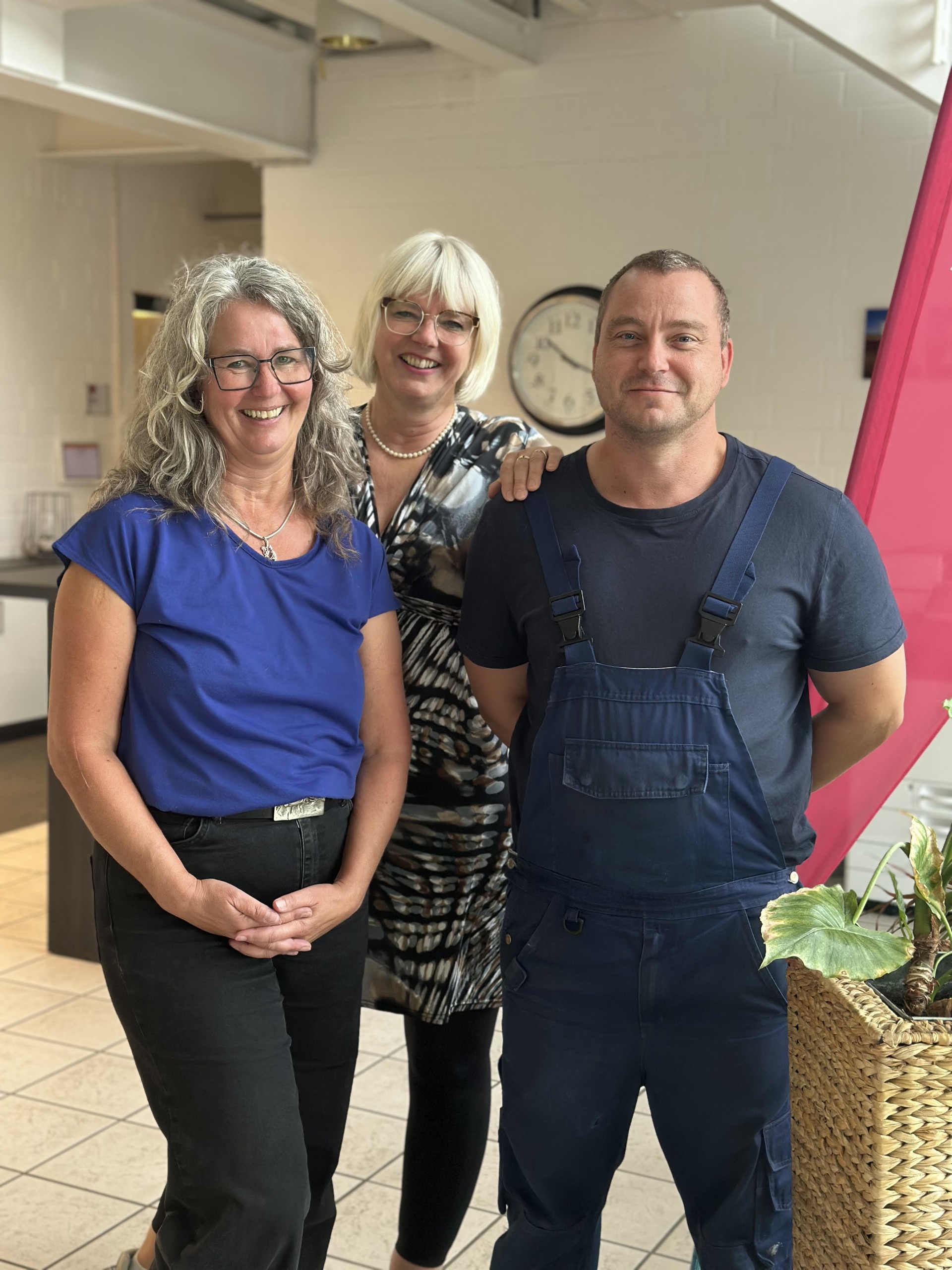 Foto vom Gebäude- und Service-Team